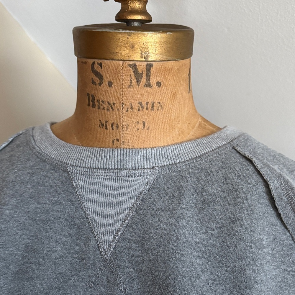 Wizarding World Gryffindor Gray Sweater L - Picture 5 of 8